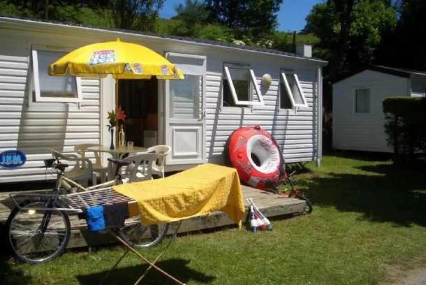 Chalet - Piscine - Eecfce Salles-Curan France